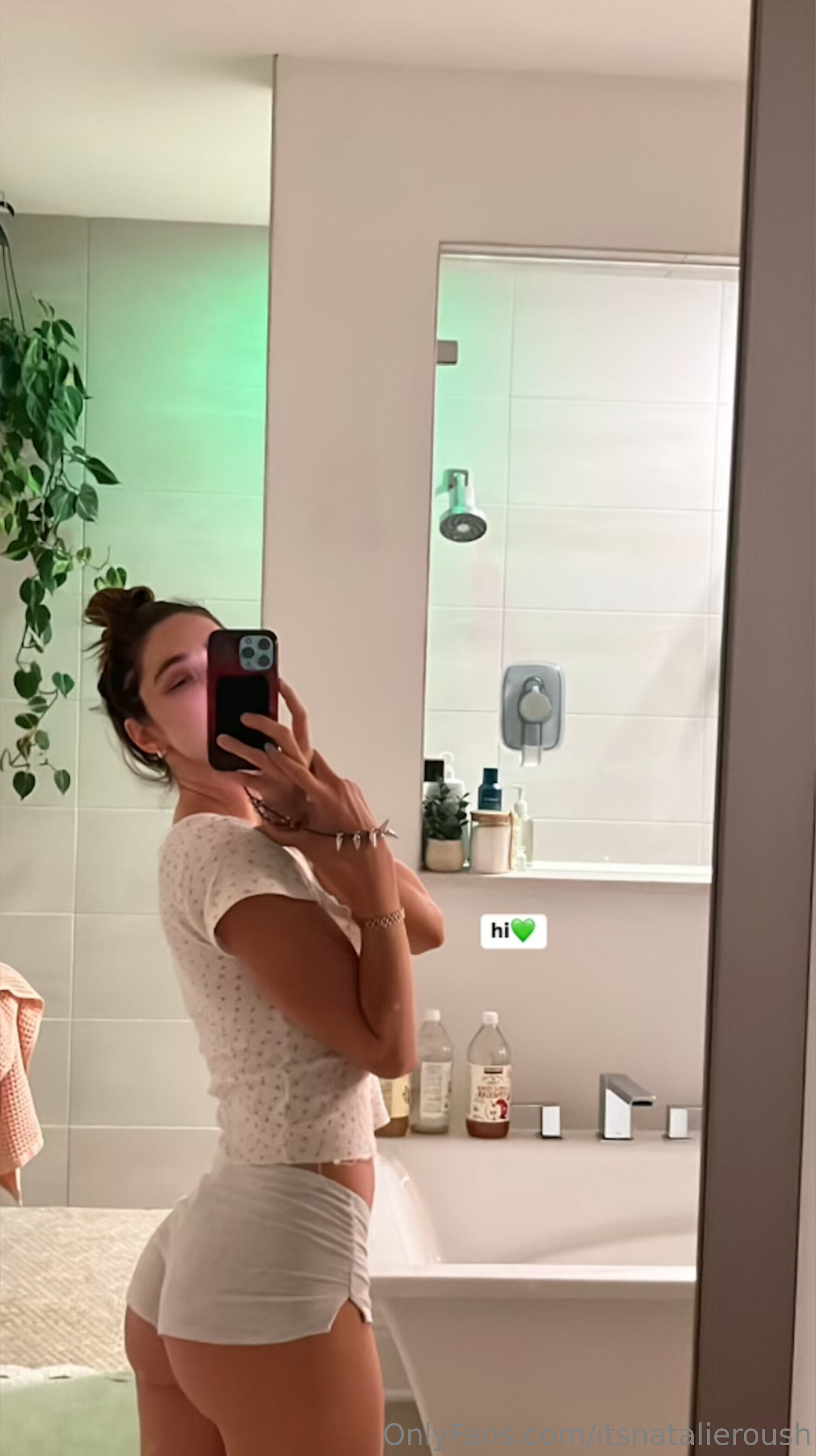 Photo full Natalie Roush